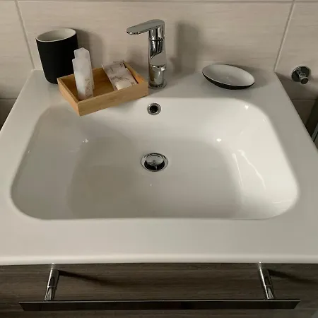 Miranda, Modern Duplex, Garden, Swimming Pool, Parking Appartement Losone