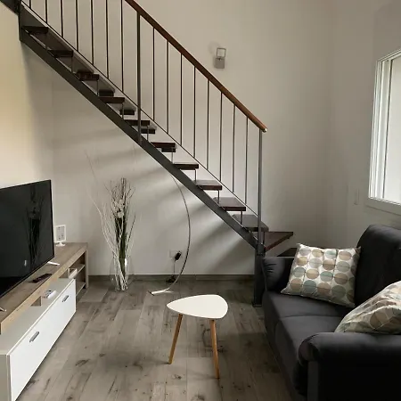 Appartement Miranda, Modern Duplex, Garden, Swimming Pool, Parking