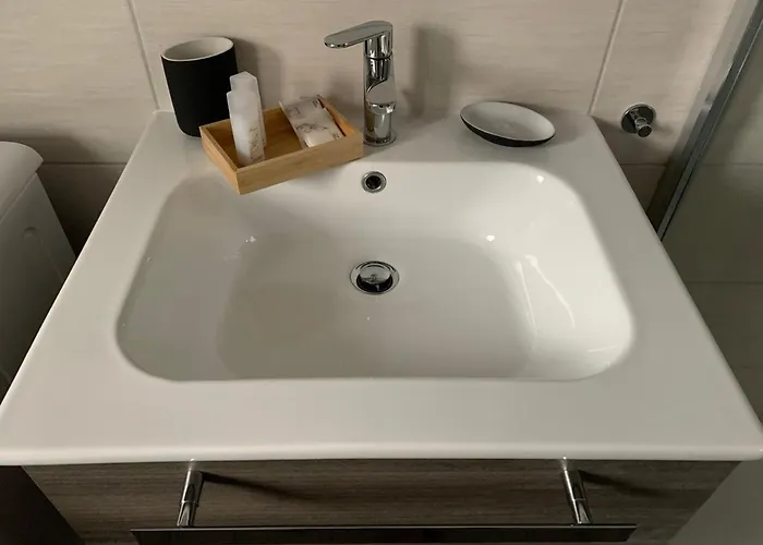 Miranda, Modern Duplex, Garden, Swimming Pool, Parking Apartament Losone